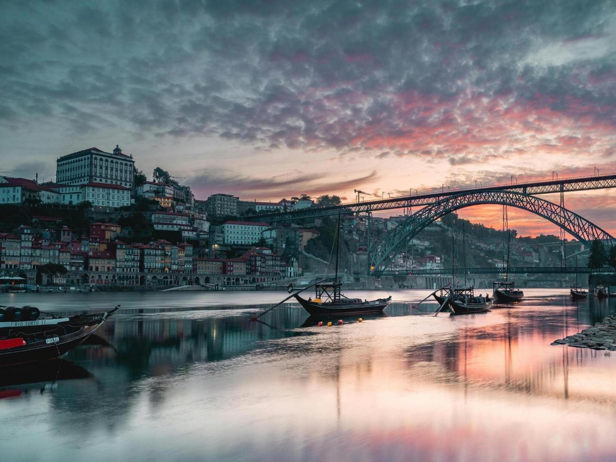 Charming Studio, Ideal For Smaller Groups * Porto