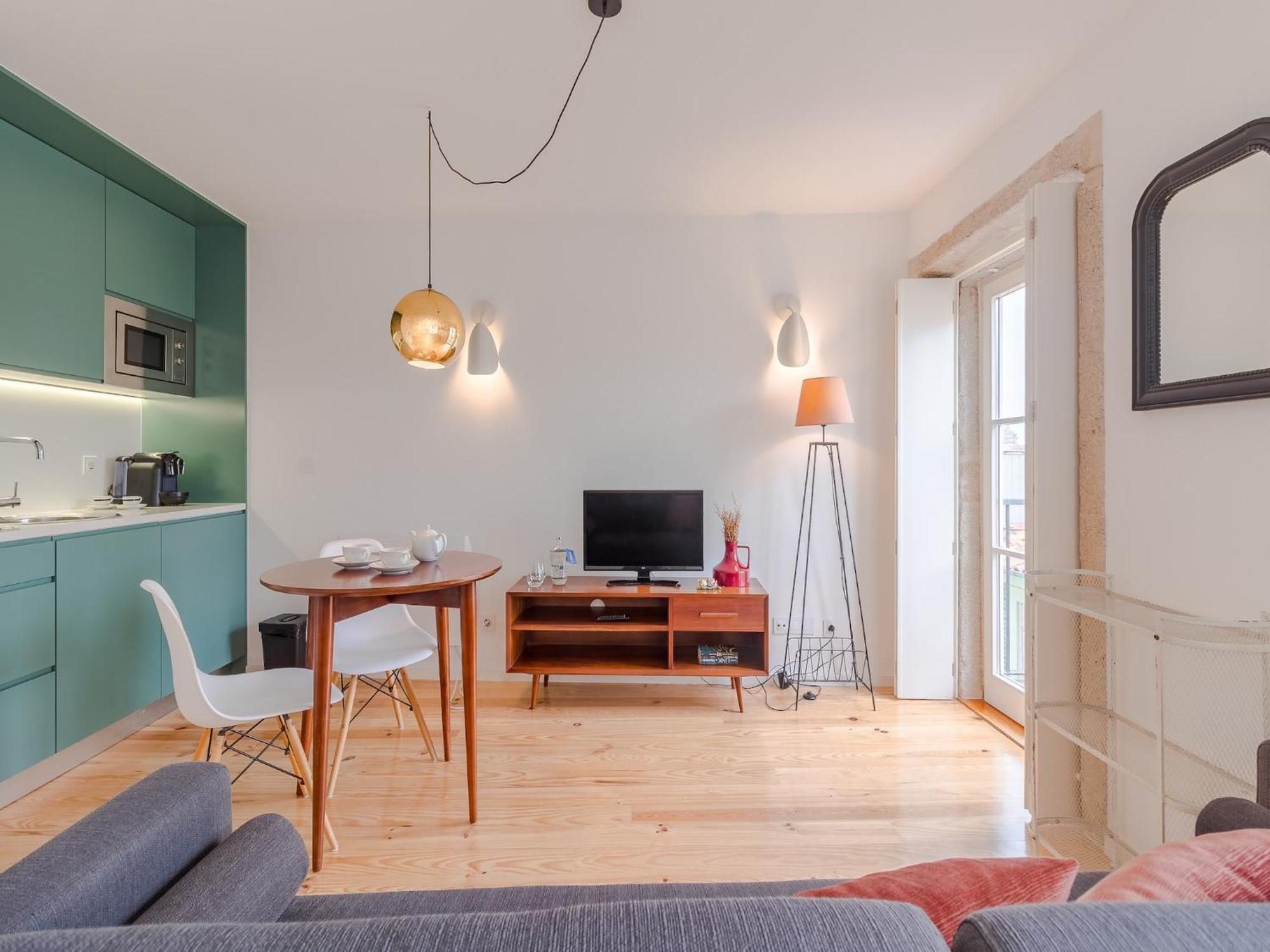 Charming Studio, Ideal For Smaller Groups * Porto