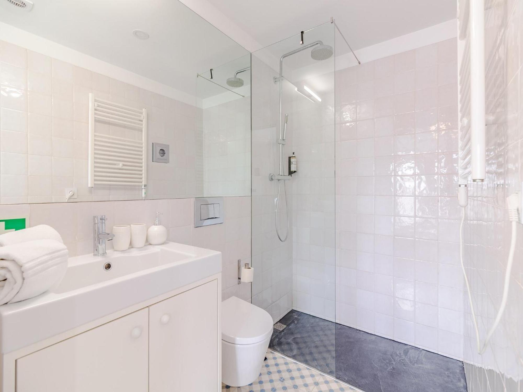 Charming Studio, Ideal For Smaller Groups * Porto