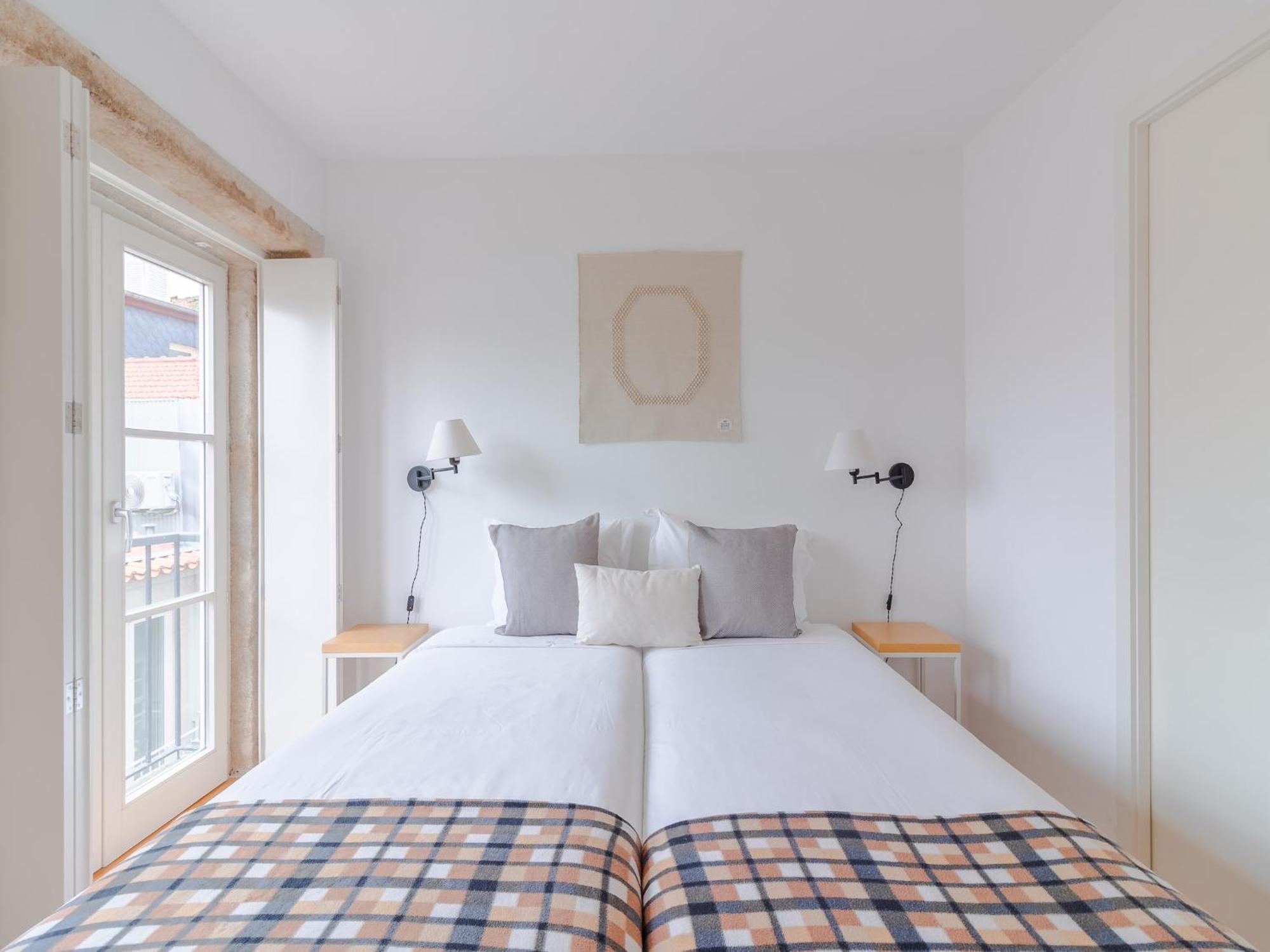 Charming Studio, Ideal For Smaller Groups * Porto