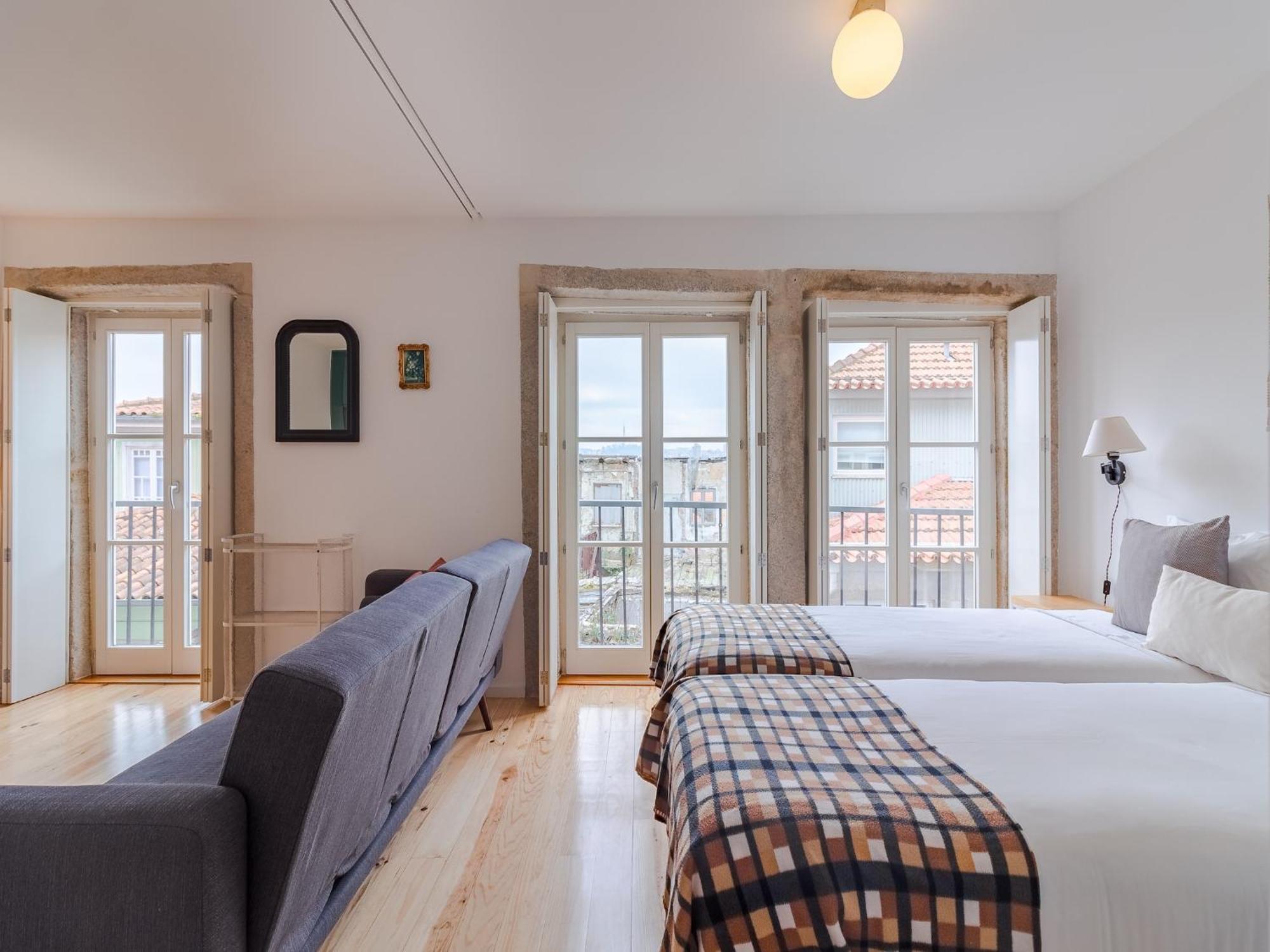 Charming Studio, Ideal For Smaller Groups * Porto